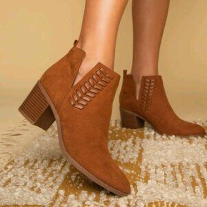 Womens Size 5.5 Brown Cut Out Ankle Boots Booties